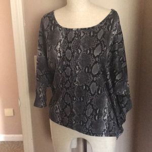 Express 3 quarter sleeve top